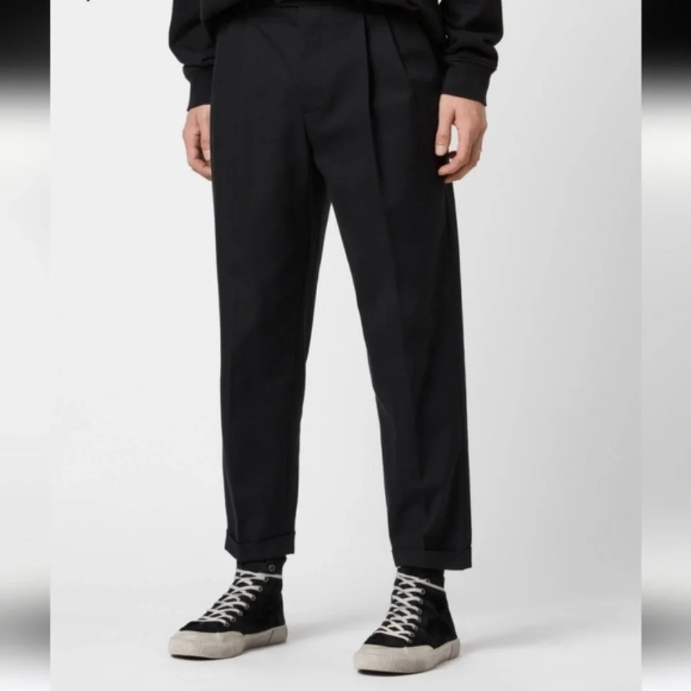 AllSaints Men's Black Tallis Crop Pleated Trousers - Size 32 - Picture 2 of 8